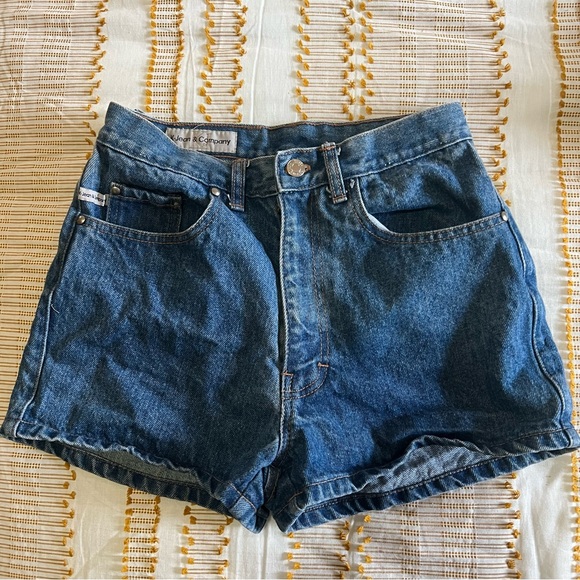 K-Jean & Company Pants - K-Jean & Company Classic Blue Denim Women's Jean Shorts Y2K Size: 7 EUC